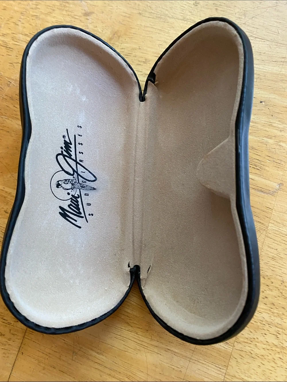 V! Maui Jim glasses case